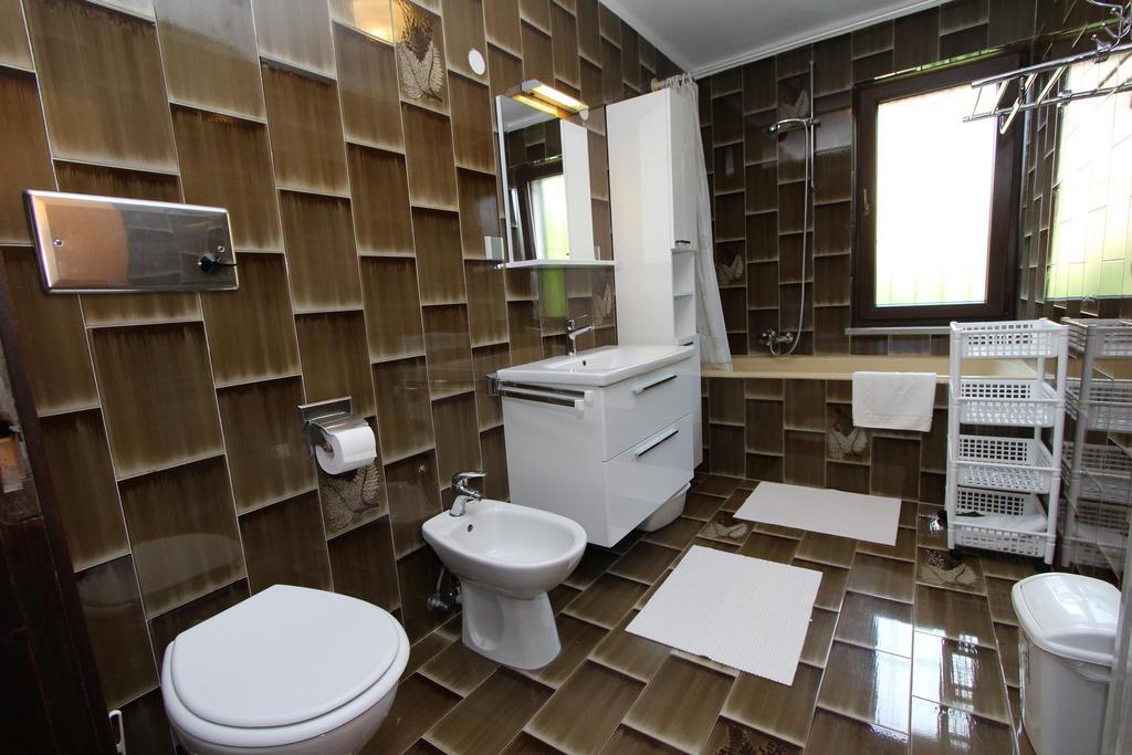 Apartman Lara *