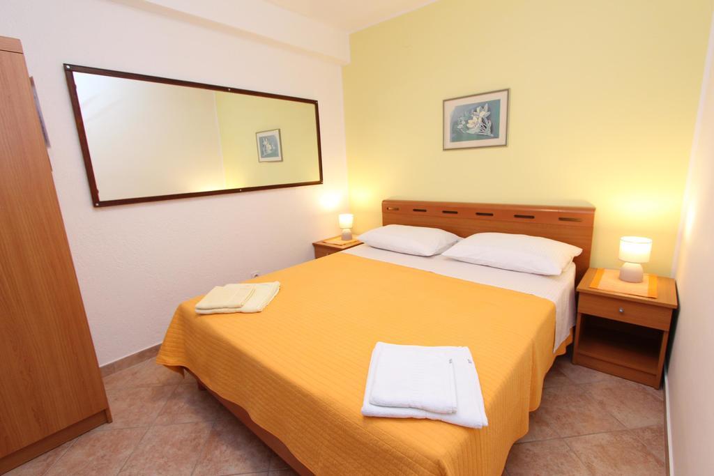 Apartman Lara *