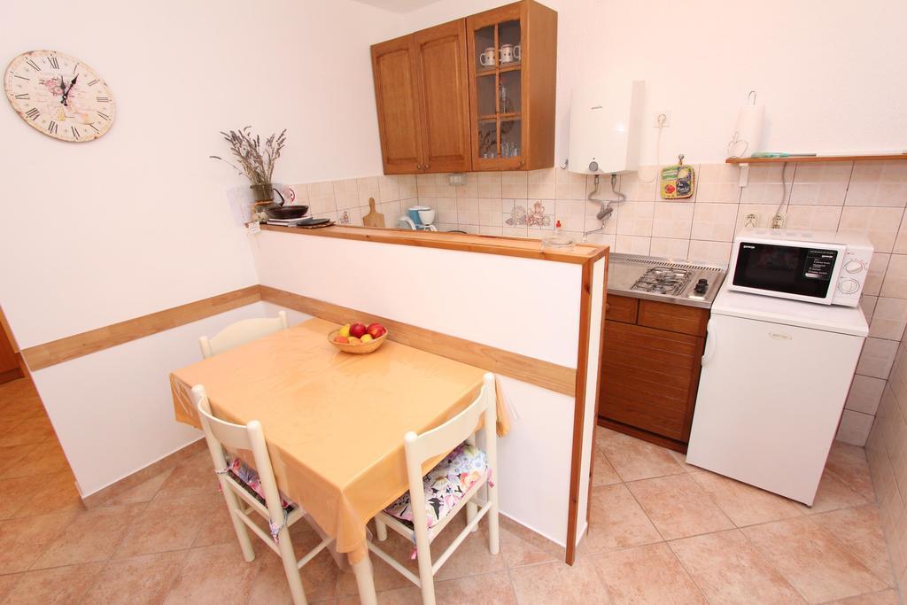 Apartman Lara *