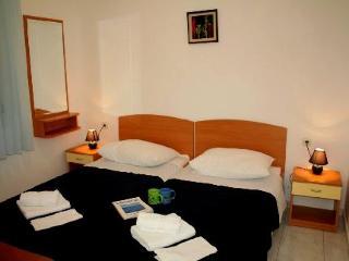 Lara Apartman *