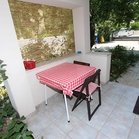 Apartments Lara Rovinj Exterior photo