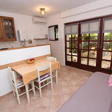 Apartments Lara Rovinj Exterior photo